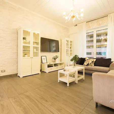 Beach, 4br, Family Lux, Ac, Wifi By Tilo דירה ג'נובה