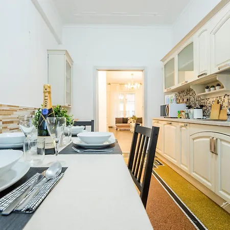 דירה Beach, 4br, Family Lux, Ac, Wifi By Tilo ג'נובה