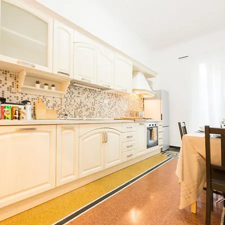Beach, 4br, Family Lux, Ac, Wifi By Tilo ג'נובה